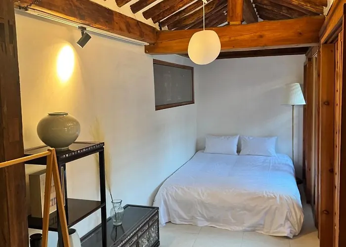 Hausda Samcheong Private Yard Hanok 3br 4bed 6person 8table 펜션