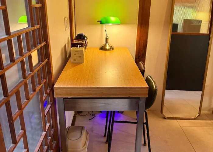 Hausda Samcheong Private Yard Hanok 3br 4bed 6person 8table * 서울특별시