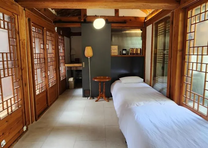 Ferienhaus Hausda Samcheong Private Yard Hanok 3br 4bed 6person 8table *
