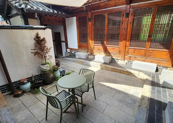 Ferienhaus Hausda Samcheong Private Yard Hanok 3br 4bed 6person 8table